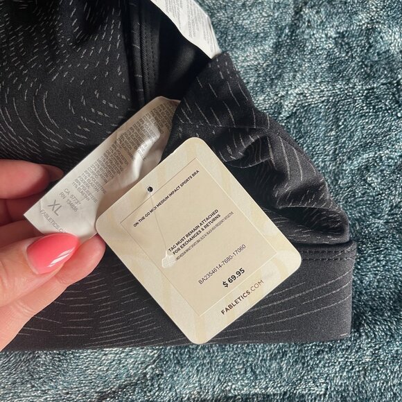 NWT Fabletics On-the-Go Midi Medium Impact Sports Bra Black High Frequency XL - Picture 3 of 3